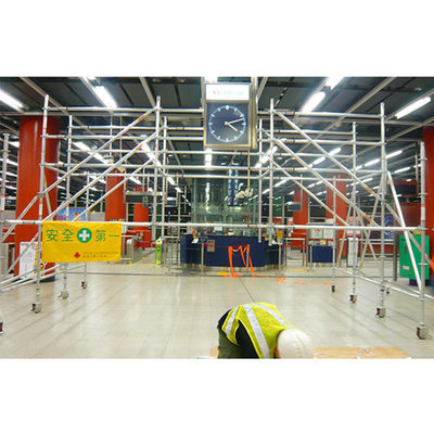 Un bon prix. Échafaudage polyvalent et durable 200 kg/m2 pour l'entretien des gares en ligne