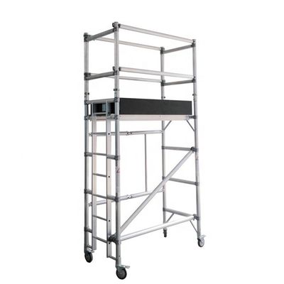 Un bon prix. Tour d'échafaudage en aluminium argenté personnalisée Tour d'échafaudage mobile pliable en ligne